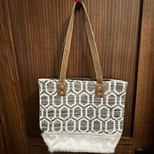 Myra Bag Geometric Gray and White Tote